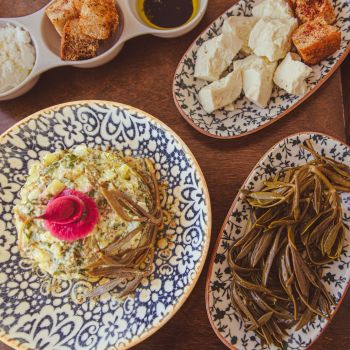 Πατατοσαλάταμε λεμονάτη σάλτσα